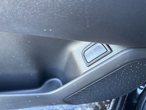 Used 2026 Chevrolet Equinox LT w/ Convenience Package II image 16