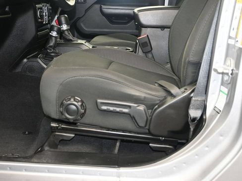 Used 2019 Jeep Wrangler Unlimited Sport w/ Technology Group AWD/4WD image 21