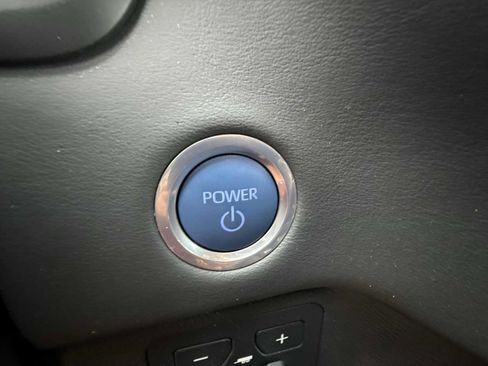 Used 2024 Toyota Tundra Platinum AWD/4WD image 16