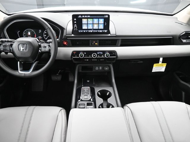 Used 2025 Honda Pilot EX-L image 16
