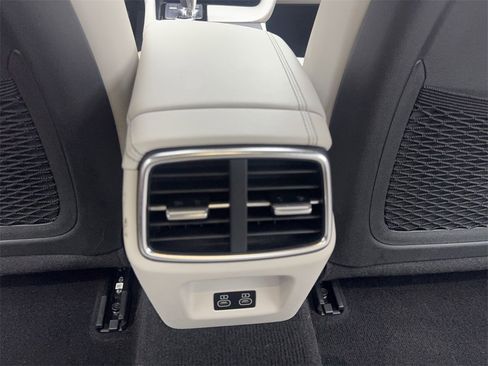 Used 2025 Genesis G70 2.5T image 72