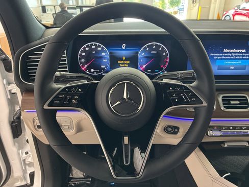 New 2026 Mercedes-Benz GLE 580 4MATIC image 9