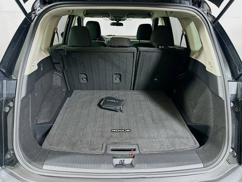 Used 2023 Nissan Rogue S image 29