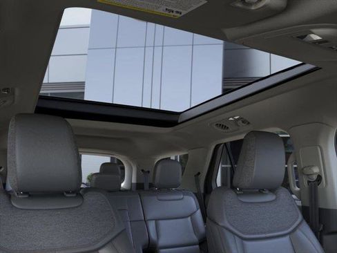 New 2026 Ford Explorer Active AWD/4WD image 22