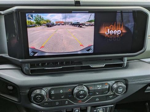 New 2025 Jeep Gladiator Mojave w/ Convenience Group image 14