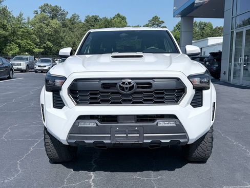Used 2025 Toyota Tacoma TRD Sport AWD/4WD image 3