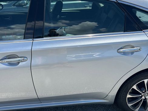 Used 2018 Toyota Avalon XLE FWD image 5