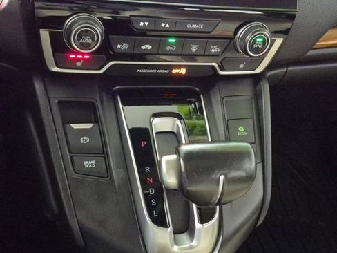 Used 2018 Honda CR-V Touring image 17