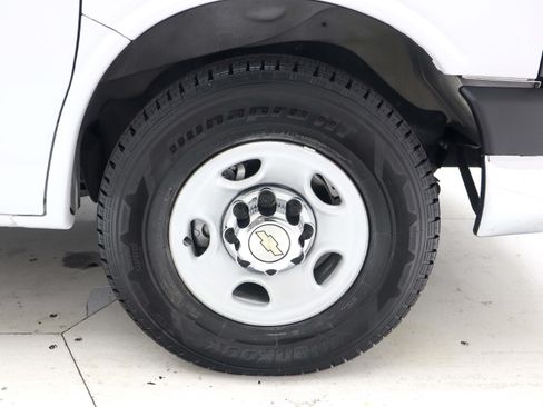 Used 2016 Chevrolet Express 3500 LT w/ LT Preferred Equipment Group RWD image 29