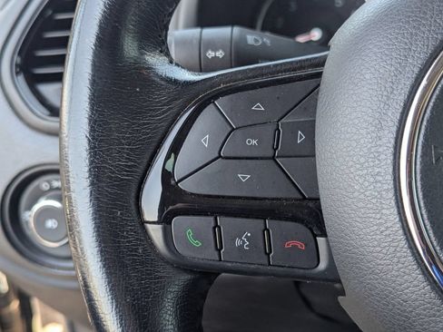 Used 2020 Jeep Renegade Altitude AWD/4WD image 19