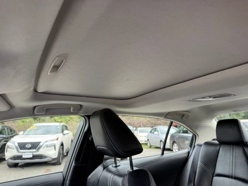 Used 2020 Toyota Corolla XLE FWD image 38