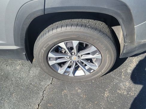 Used 2026 Chevrolet Equinox LT FWD image 8