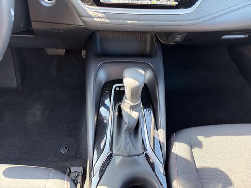 Used 2025 Toyota Corolla SE w/ Convenience Package FWD image 20