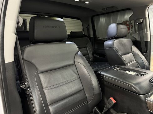 Used 2018 GMC Sierra 2500 Denali image 34