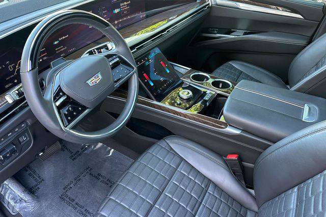 Certified 2025 Cadillac Escalade ESV Premium Luxury Platinum AWD/4WD image 9