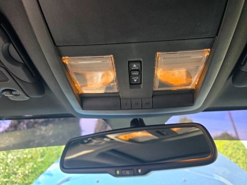 Used 2010 Dodge Challenger R/T image 21