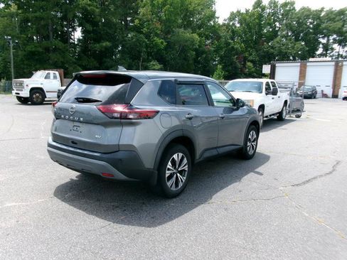 Used 2023 Nissan Rogue SV FWD image 6