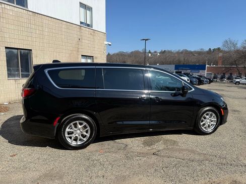 Used 2026 Chrysler Pacifica Select FWD image 7