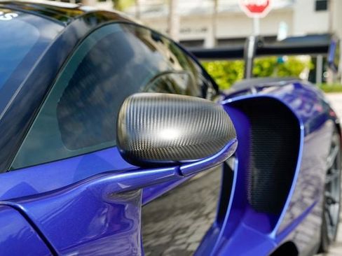 Used 2019 McLaren Senna image 43