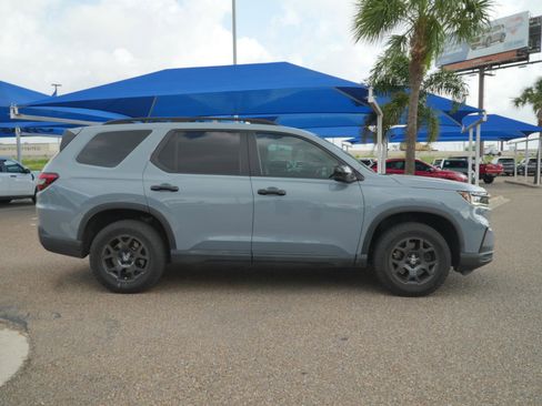 Used 2024 Honda Pilot TrailSport image 4