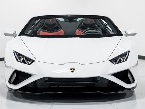 Used 2022 Lamborghini Huracan EVO RWD image 8