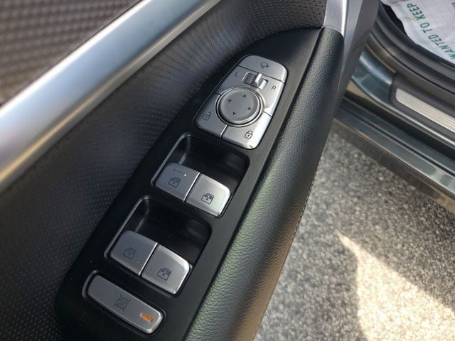 Used 2023 Genesis G70 3.3T RWD image 20