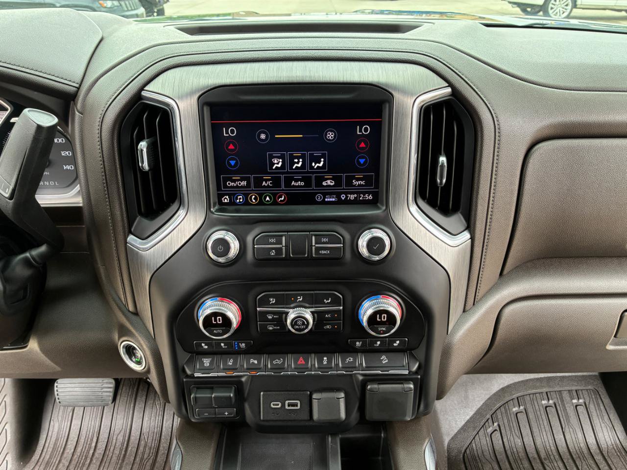 Used 2020 GMC Sierra 2500 Denali w/ Denali Ultimate Package AWD/4WD image 23