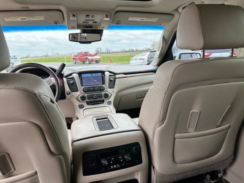 Used 2015 GMC Yukon XL Denali w/ Premium Package image 16