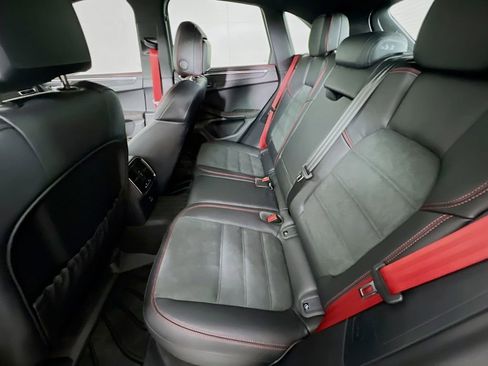 Certified 2026 Porsche Macan GTS image 24