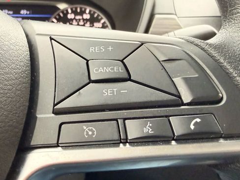 Used 2025 Nissan Altima 2.5 SV image 16