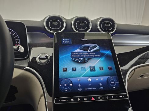 Certified 2025 Mercedes-Benz GLC 350e 4MATIC image 23