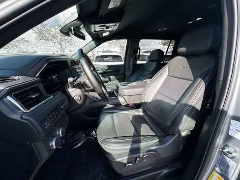 Used 2024 GMC Yukon XL Denali RWD image 23