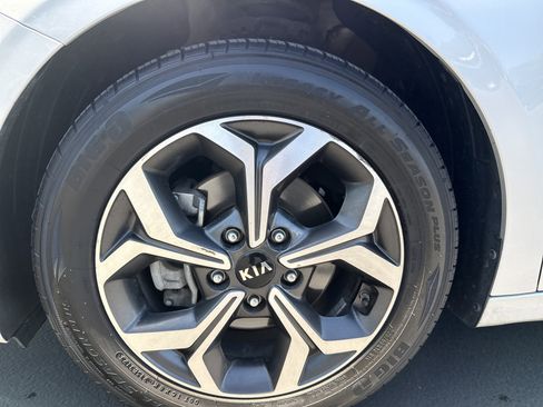 Used 2019 Kia Forte LXS FWD image 10