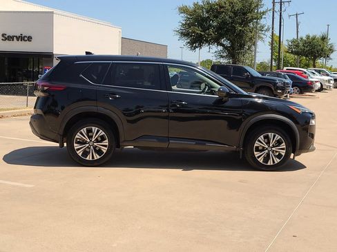 Certified 2021 Nissan Rogue SV FWD image 4