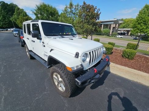 Used 2018 Jeep Wrangler Unlimited Sahara AWD/4WD image 7