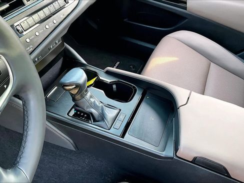 Used 2023 Lexus ES 300h w/ Premium Package image 16