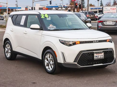 Used 2024 Kia Soul LX w/ Option Group 015 image 5