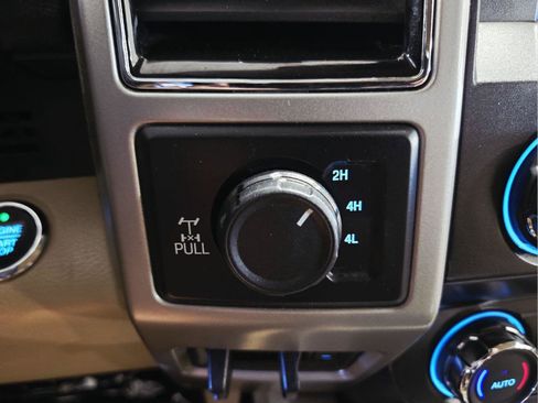 Used 2020 Ford F250 Lariat w/ Lariat Ultimate Package AWD/4WD image 36