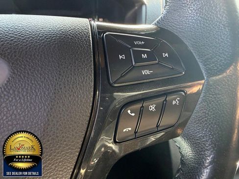 Used 2018 Ford Explorer XLT image 11