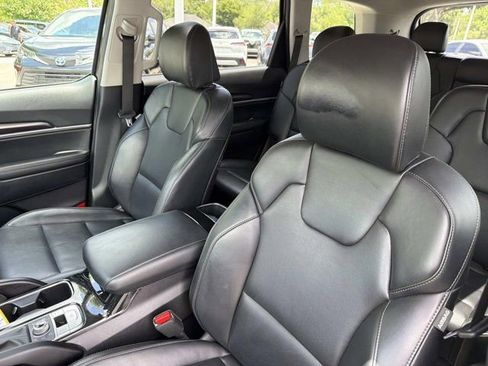 Used 2025 Kia Telluride S AWD/4WD image 11