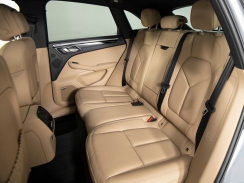 New 2026 Porsche Macan AWD/4WD image 34