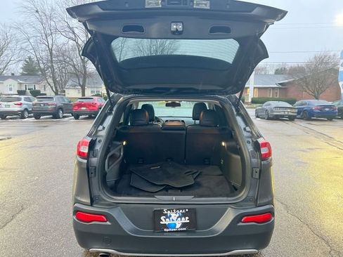 Used 2016 Jeep Cherokee Limited image 21
