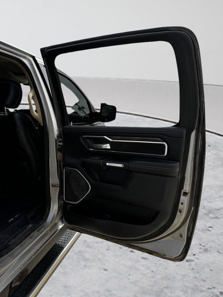 Used 2020 RAM 1500 Laramie AWD/4WD image 26