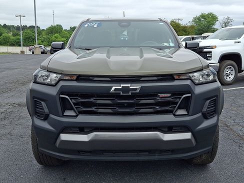 Certified 2024 Chevrolet Colorado Trail Boss w/ Technology Package AWD/4WD image 2