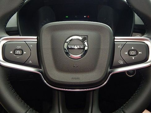 New 2026 Volvo XC40 B5 Core w/ Climate Package image 20