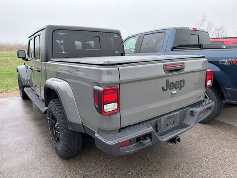 Used 2021 Jeep Gladiator Sport AWD/4WD image 8