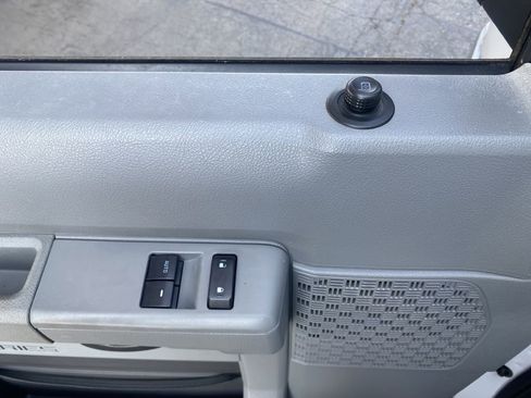 Used 2012 Ford E-350 and Econoline 350 XLT image 7