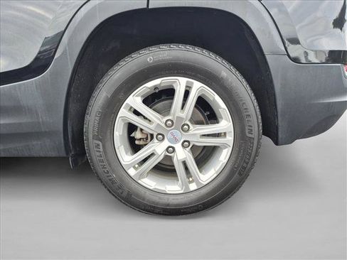 Used 2022 GMC Terrain SLE FWD image 23