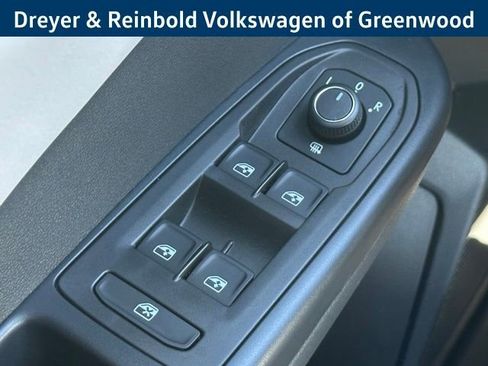 New 2026 Volkswagen Taos SE image 26