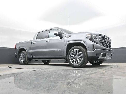 Used 2025 GMC Sierra 1500 Denali w/ Denali Reserve Package AWD/4WD image 42